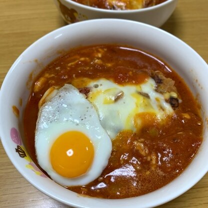 丁度あったのでウズラの卵の目玉焼きを添えて。ソースもハンバーグもとっても美味しく出来ました♫ごちそう様でした☆